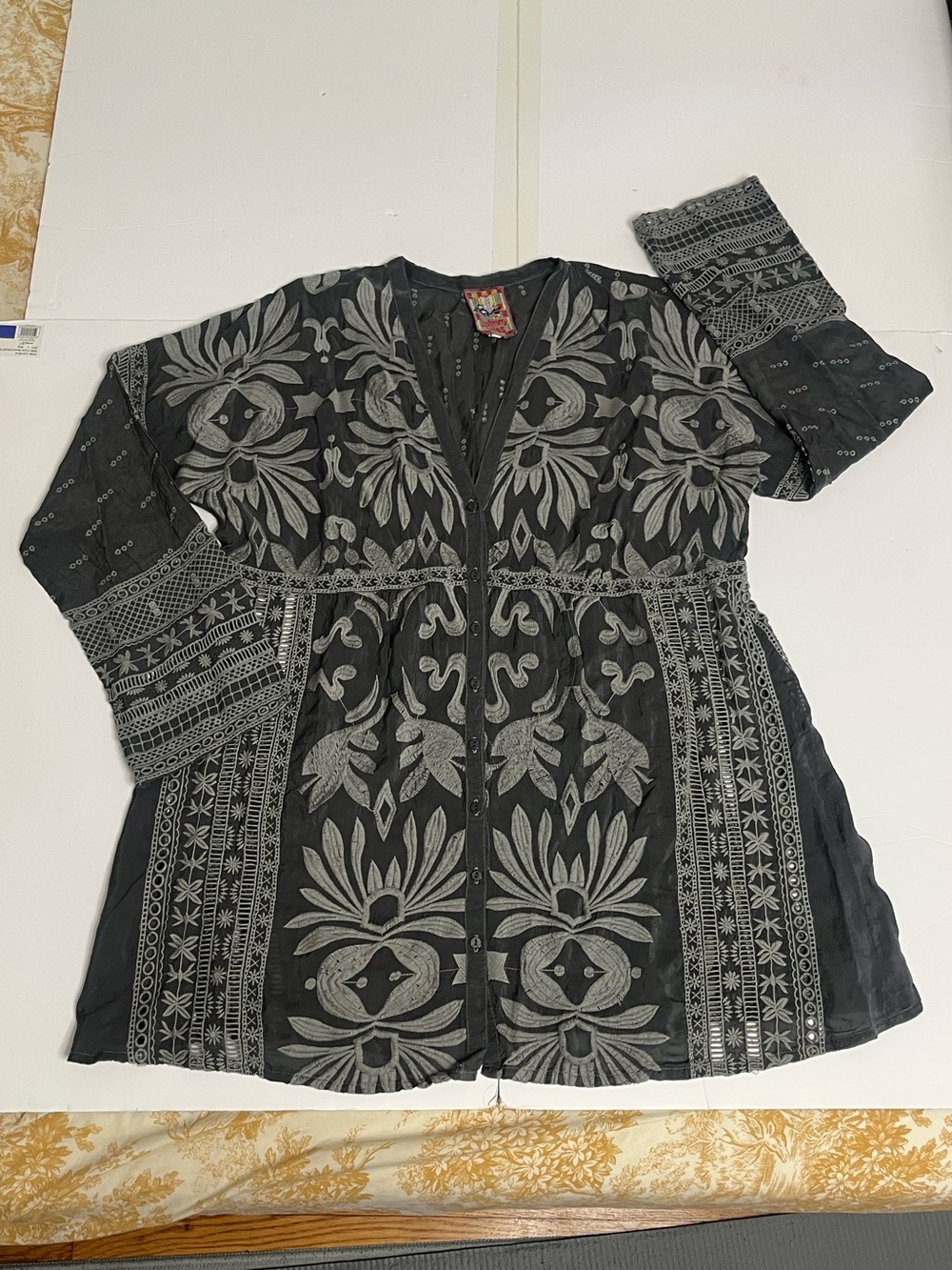Johnny Was XL Gray Embroidered Floral Button Front Boho Tunic Blouse Top Long